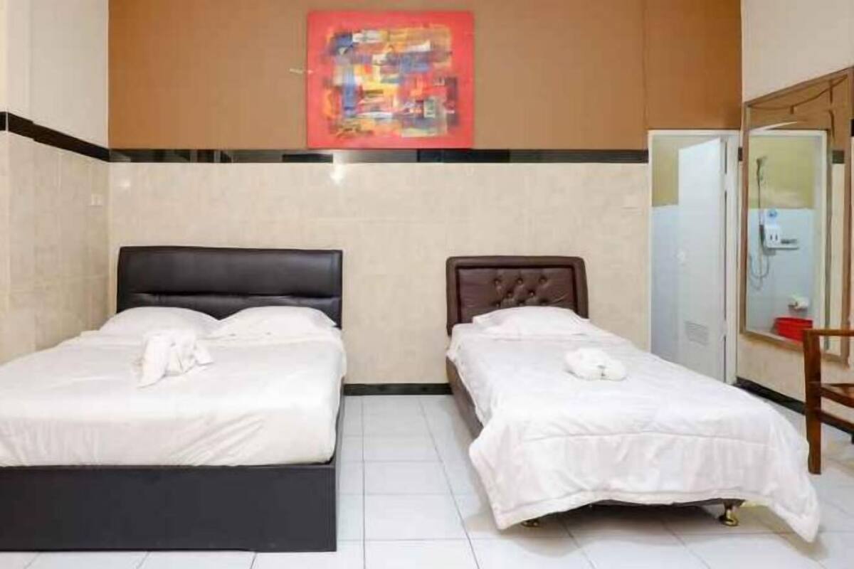 Desk, rollaway beds, free WiFi, bed sheets