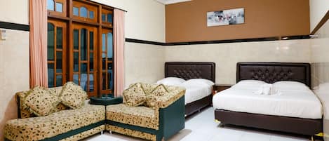 Family Room | Meja, katil lipat simpan/tambahan, Wi-fi percuma, cadar katil