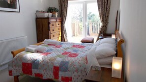3 bedrooms, bed sheets