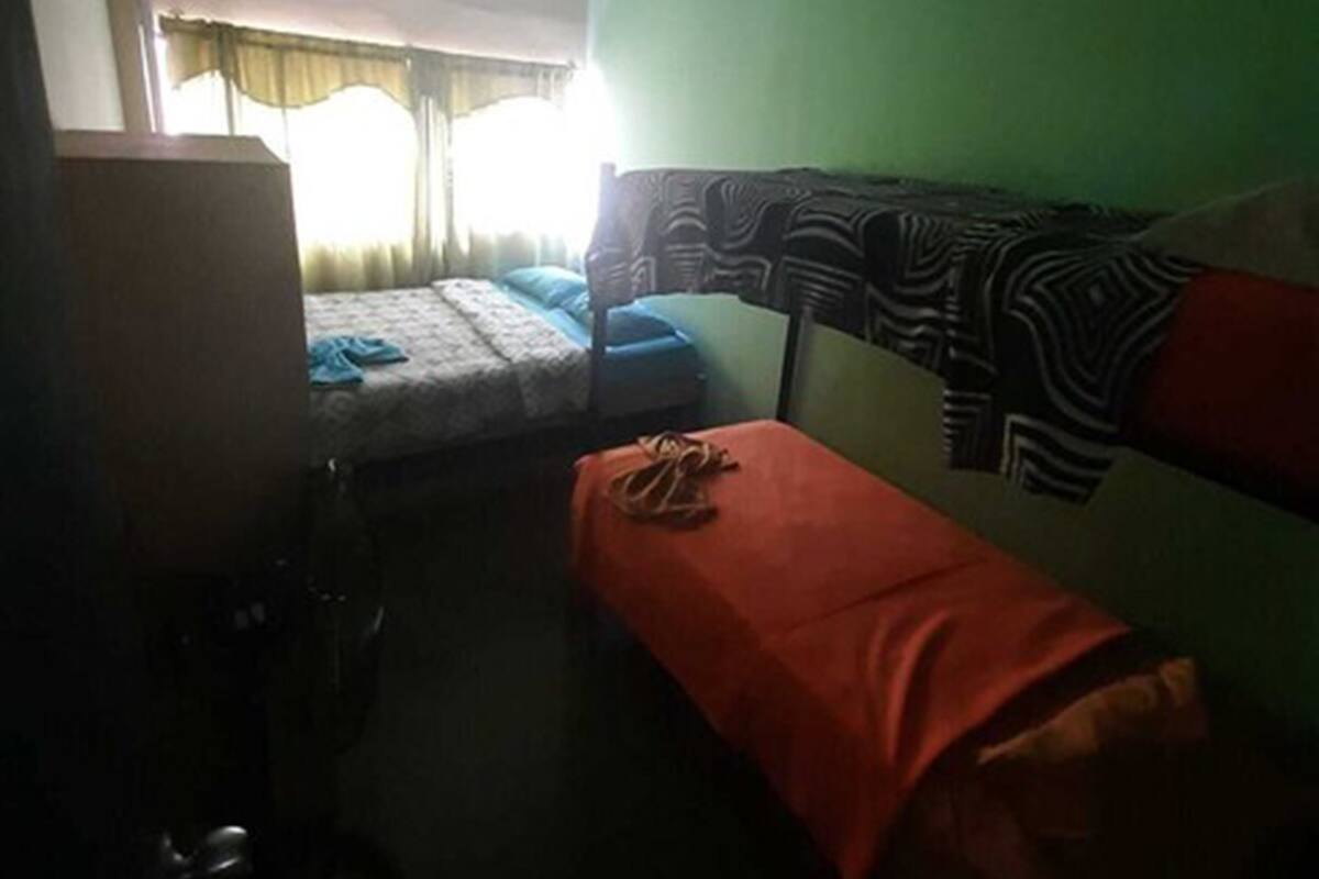 Quarto quádruplo conforto, várias camas | Wi-Fi de cortesia, roupa de cama