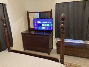 2 chambres, fer et planche à repasser, Wi-Fi gratuit, draps fournis