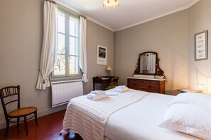 2 chambres, fer et planche à repasser, Wi-Fi gratuit, draps fournis