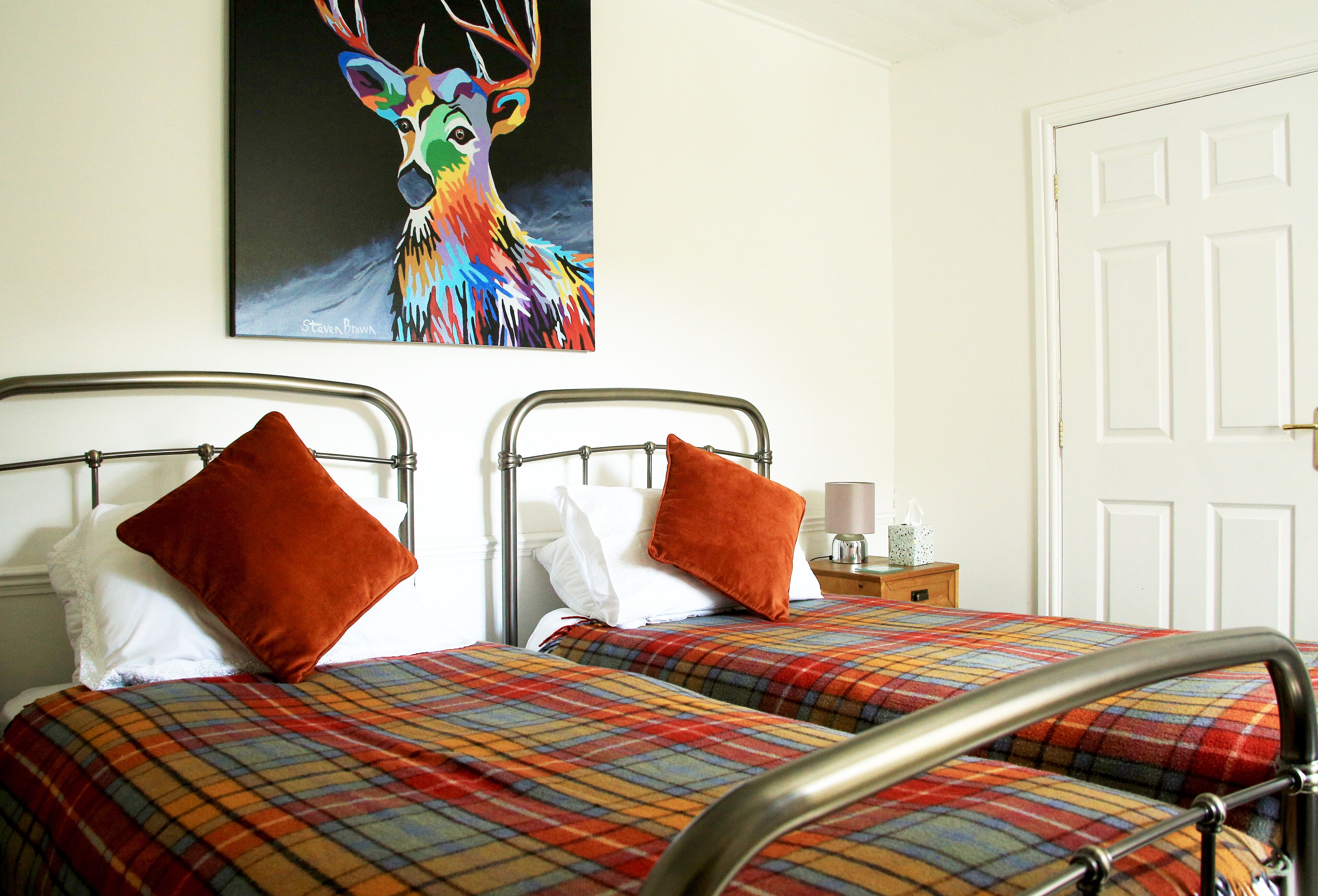 Classic Twin Room, 2 Twin Beds | Individually decorated, individually furnished, blackout drapes