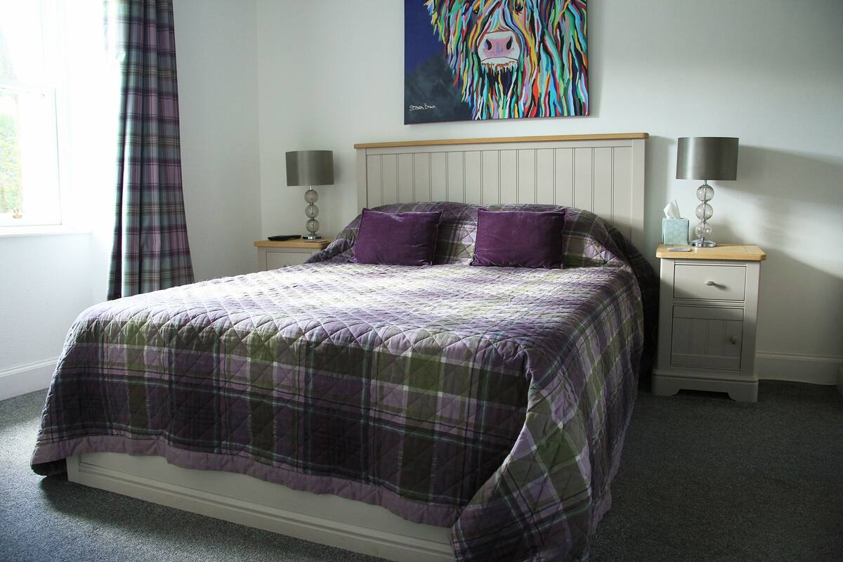 Signature Room, 1 King Bed, Ensuite