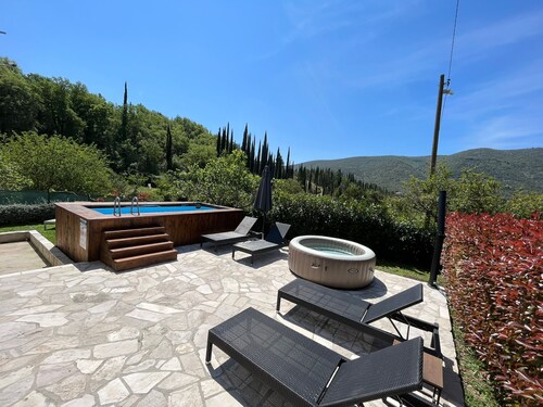 Private Countryside House Three Figs