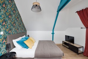 Fer et planche à repasser, Wi-Fi gratuit, draps fournis