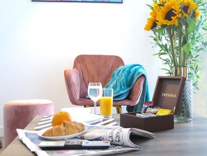 Studio | Living area | LCD TV, Netflix, streaming services