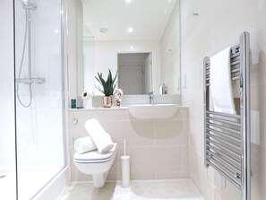 Apartment, 1 Bedroom | Bathroom