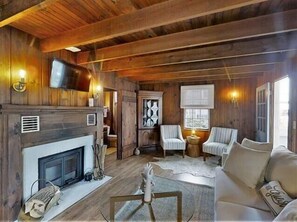 TV, peis og DVD-spiller