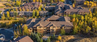 Cozy Bear Hollow Village Condo