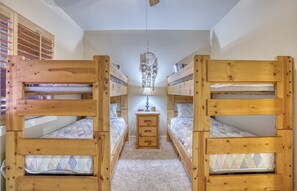 3 bedrooms, iron/ironing board, free WiFi, bed sheets