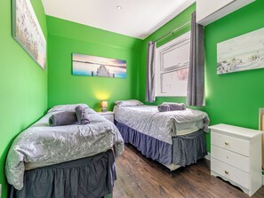 3 bedrooms, WiFi (free), bed sheets