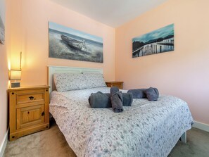 3 bedrooms, free WiFi, bed sheets - By The Beach- UK31201 (Downderry and Seaton, near Looe)
