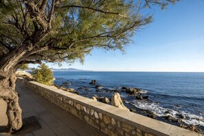 Beach nearby, windsurfing - Hotel Bonaire (L'Escala)