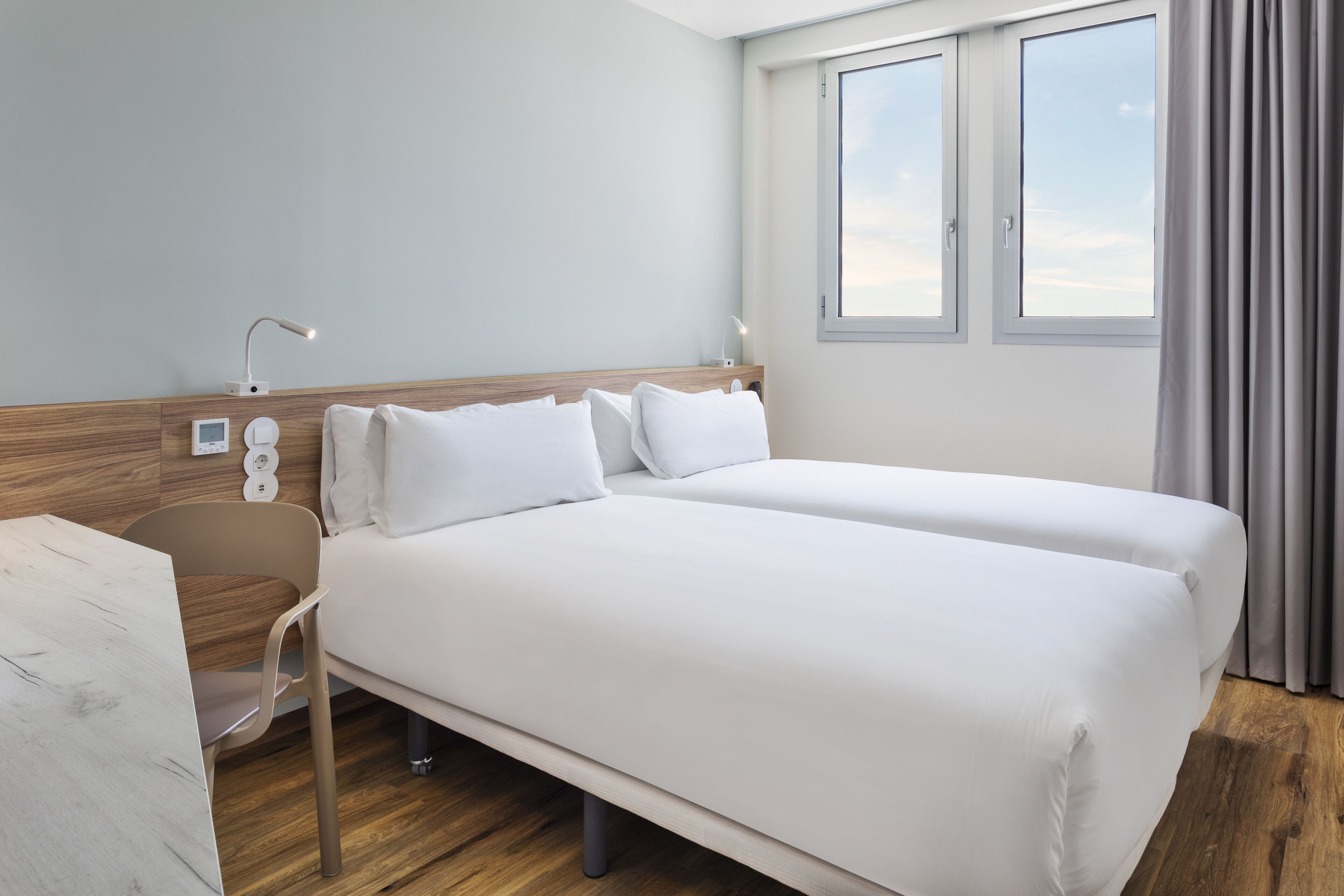 standard twin room | 1 bedroom, minibar, in-room safe, soundproofing