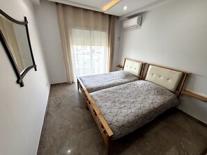 2 bedrooms, desk, iron/ironing board, travel cot - Abilia Appart - (10mn from the airport) (Tunis)