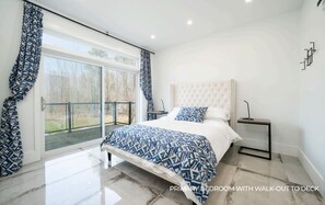 4 bedrooms, desk, iron/ironing board, WiFi