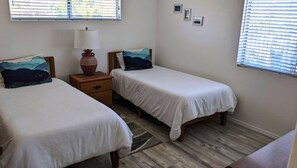 2 Schlafzimmer, Schreibtisch, Bügeleisen/Bügelbrett, kostenloses WLAN