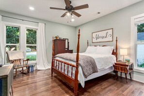 3 habitaciones, tabla de planchar con plancha, wifi y ropa de cama 