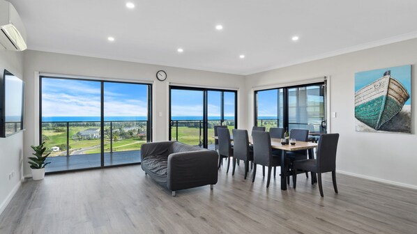 TV - Sunset Horizon @ Lady Bay - 8 Huntingdale Drive (Normanville)