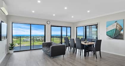 Sunset Horizon @ Lady Bay - 8 Huntingdale Drive