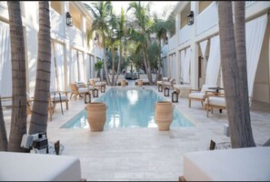 Breakfast, lunch and dinner served