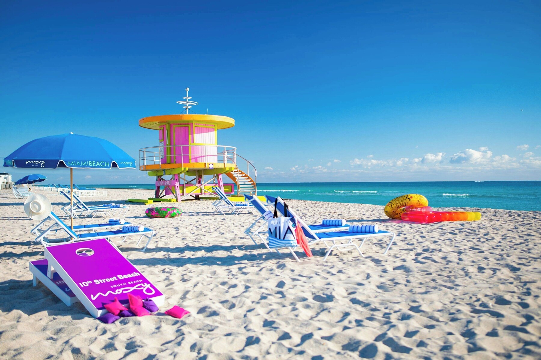 Beach nearby, white sand, sun loungers, beach umbrellas