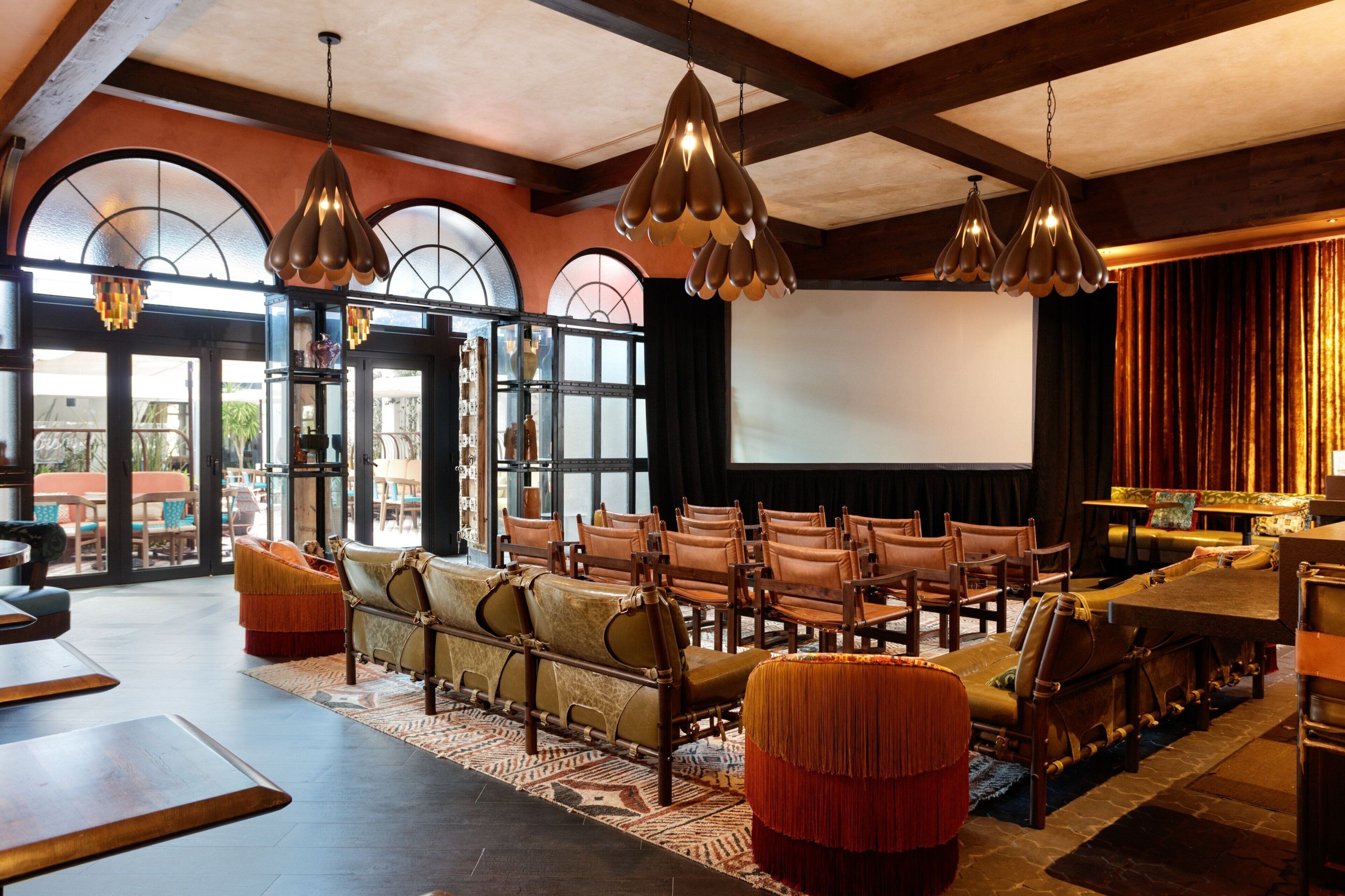 2 bars/lounges, rooftop bar