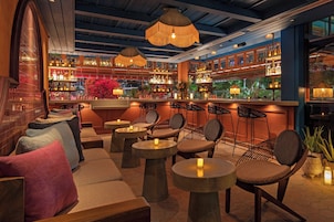 2 bars/lounges, rooftop bar
