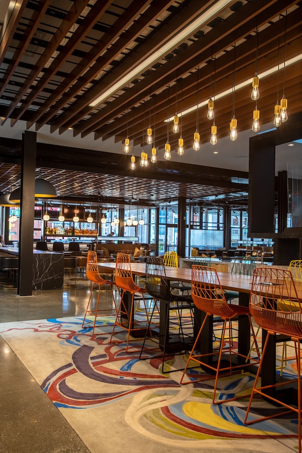 Lobby lounge