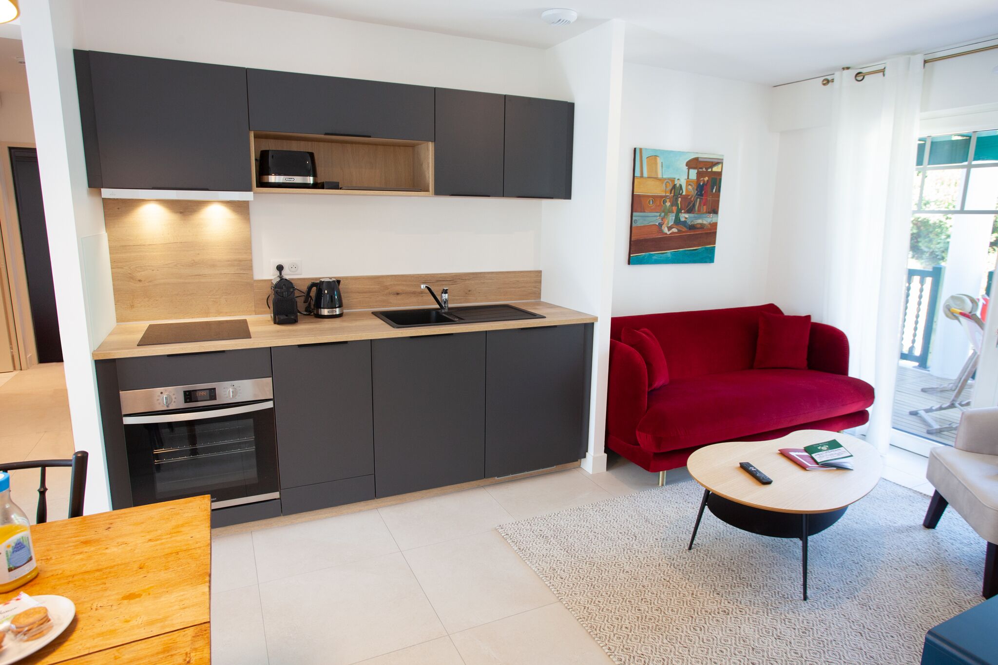 Appartement Standard, salle de bains attenante (4/6 p. rez de jardin) | Cuisine partagée | Chaise haute
