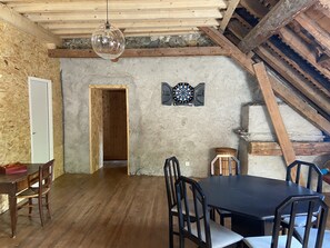 Dining - Maison Rénovée en 2020 - Vallée d Aspe - Osse en Aspe - Pyrénées (Osse-en-Aspe)