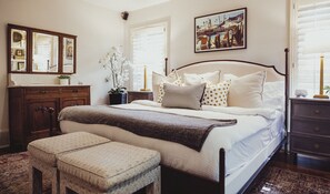 4 bedrooms, desk, travel cot, free WiFi