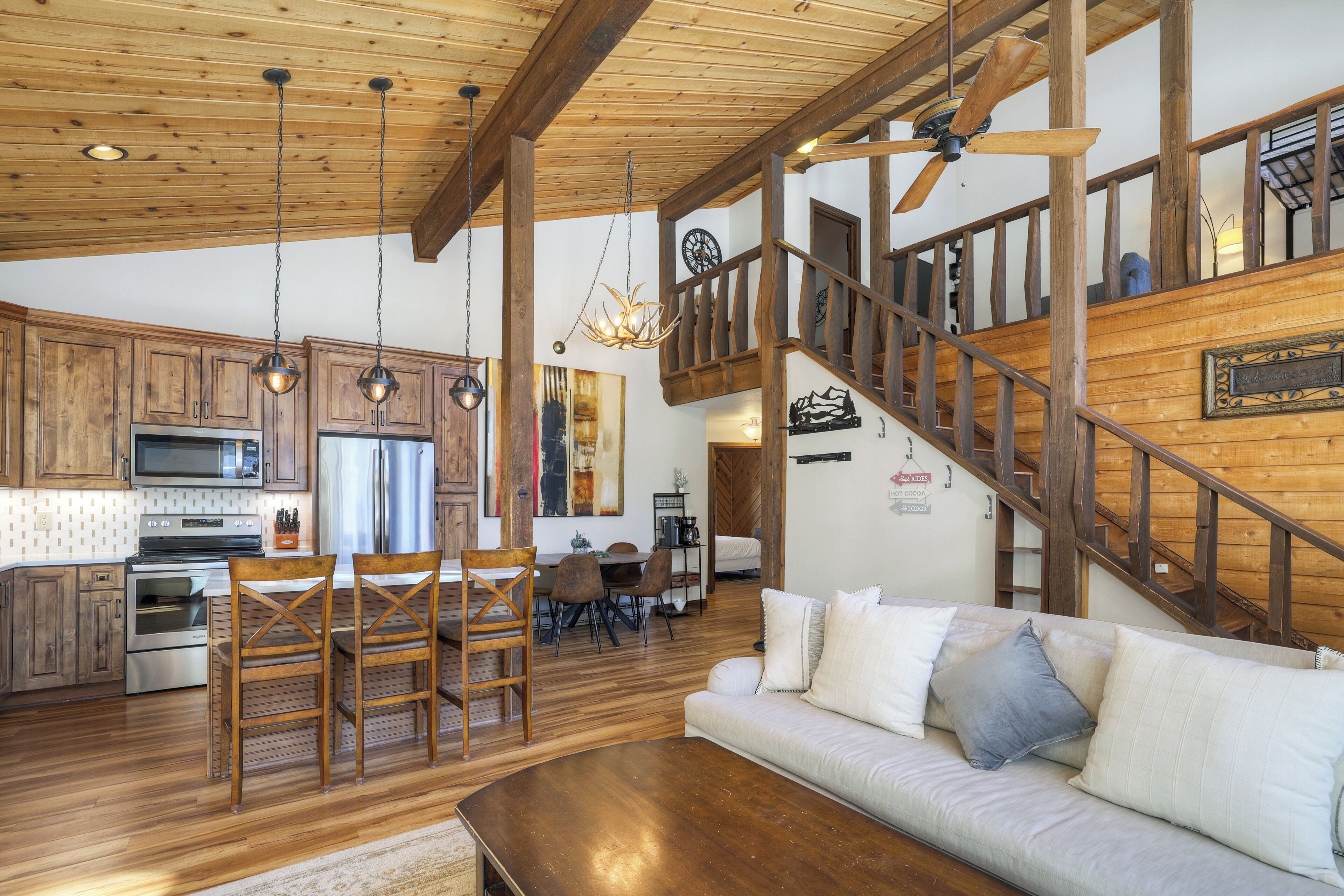 Smart TV, fireplace, DVD player, books