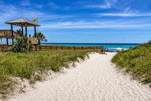 Beach nearby - Gulf-View Rooftop Escape Near Shunk Gulley & Beach (Santa Rosa Beach)