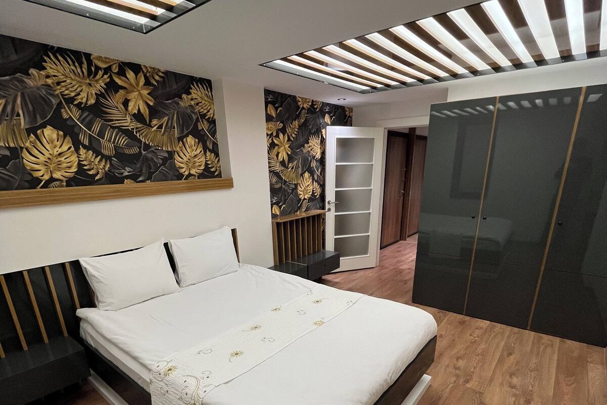 1 bedroom, egyptian cotton sheets, premium bedding, minibar