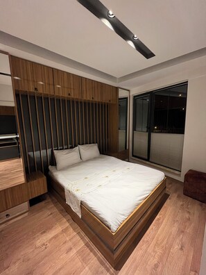 Suite, 1 Bedroom | Egyptian cotton sheets, premium bedding, minibar, individually decorated - Black Lake Hotel (Borcka)