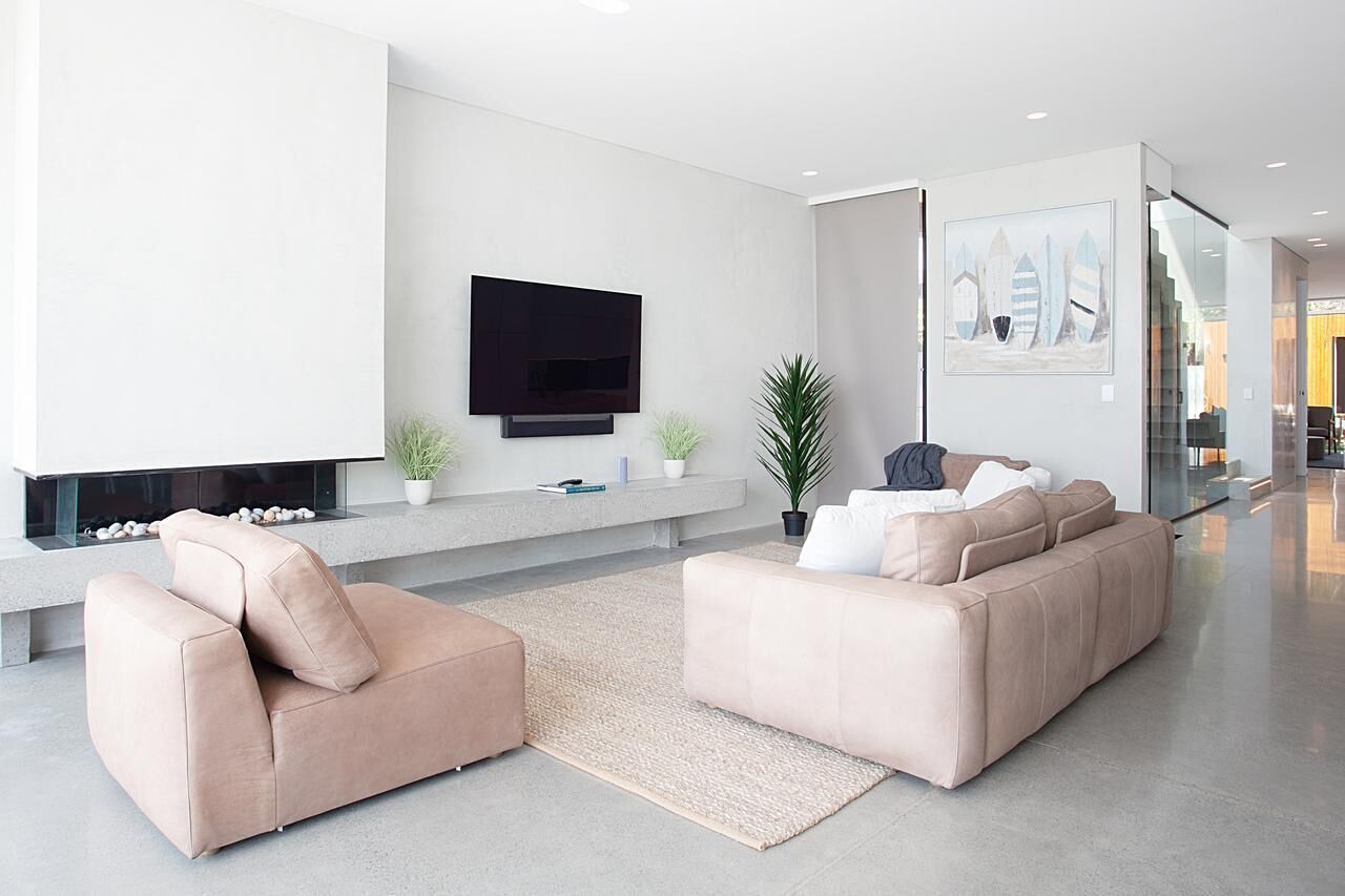 Luxury Beach House with direct Beachfront Access and breathtaking views — image 2