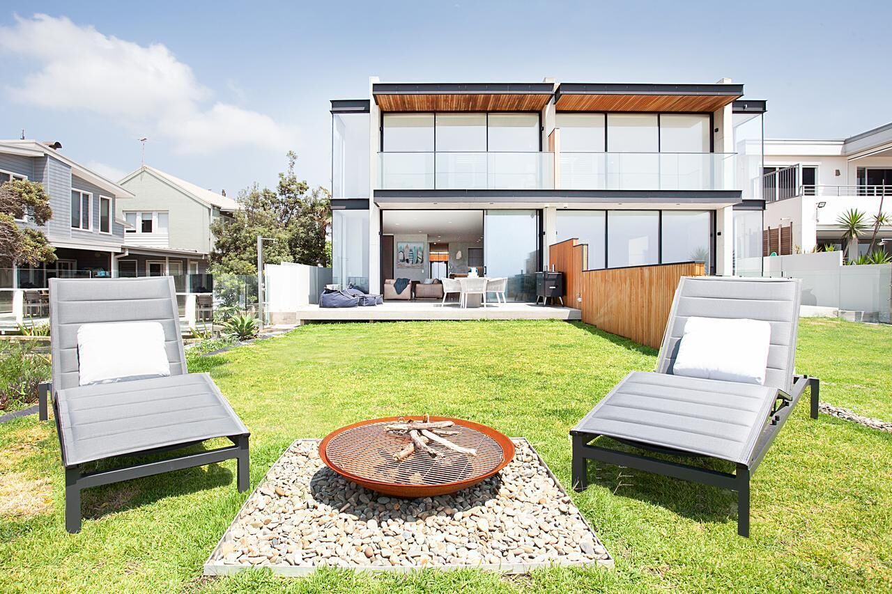 Luxury Beach House with direct Beachfront Access and breathtaking views — image 25