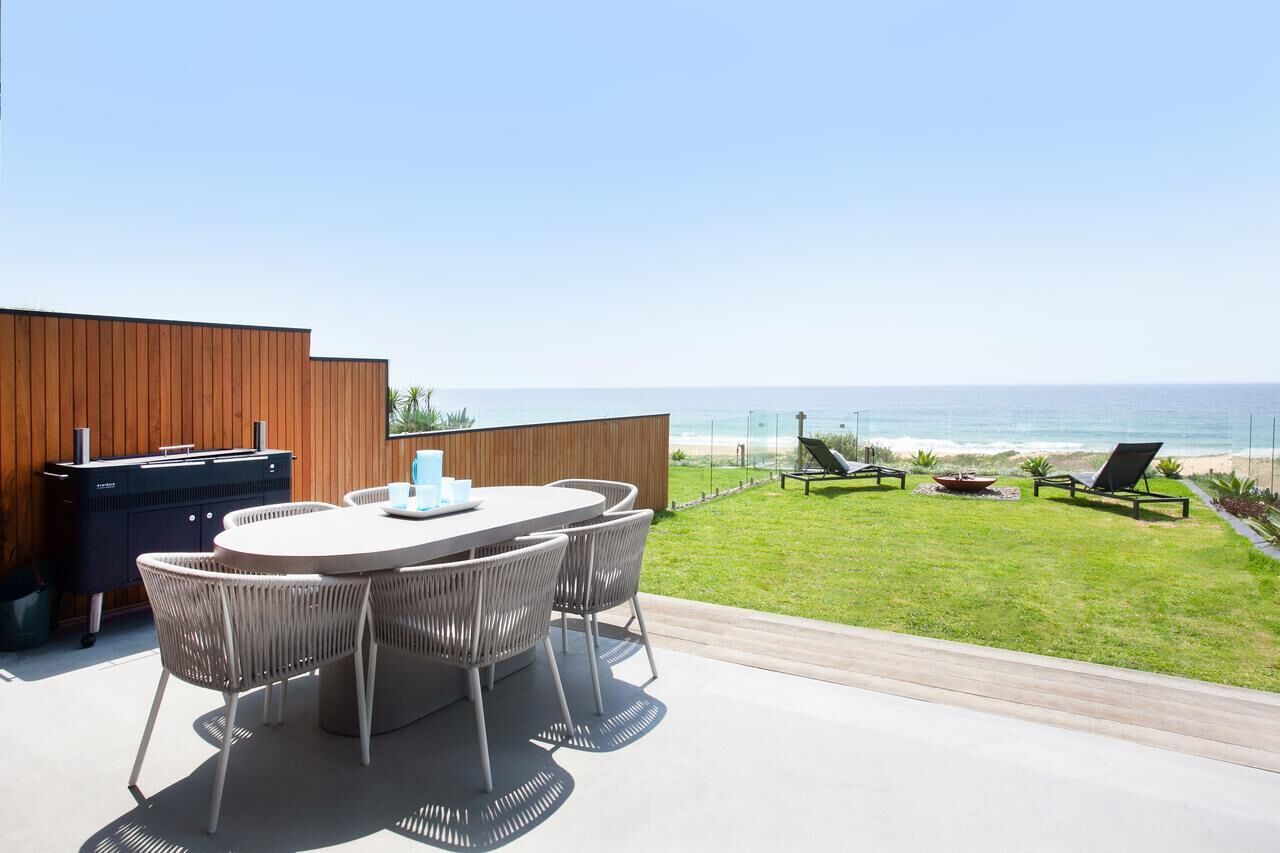 Luxury Beach House with direct Beachfront Access and breathtaking views — image 23