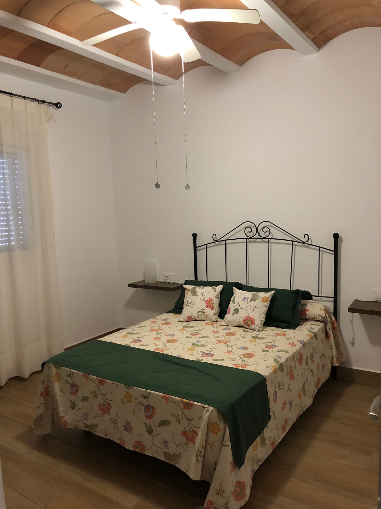 3 dormitorios, tabla de planchar con plancha, wifi y ropa de cama