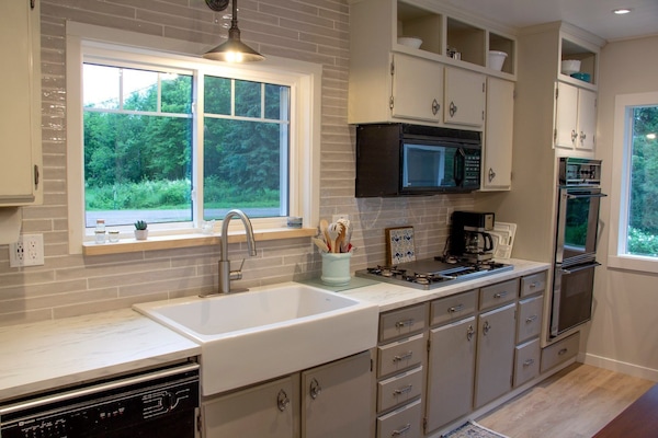 Frigorífic, microones, forn i placa de cuina