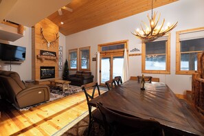 Interior - Summit Trails Lodge: Cozy, Hot Tub, Trail Access (Lead)