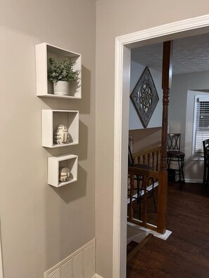 Interior - Newly Remodeled Near Stone Mountain Park (Lilburn)