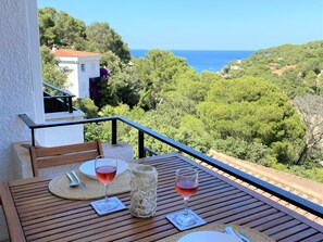 Outdoor dining - Bella Nit Sa Riera Sea View Duplex w Parking (Sa Riera)