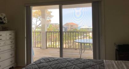 Gated Community w/Amenities Pool, Beach Access, Pets OK