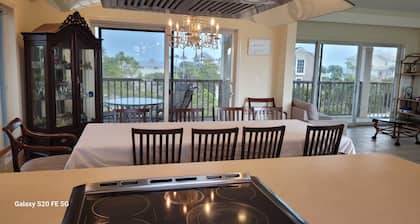 Gated Community w/Amenities Pool, Beach Access, Pets OK