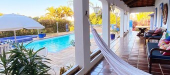 Casa de Campo com Ampla Área de Lazer, Piscina, Mini Campo e Quadra