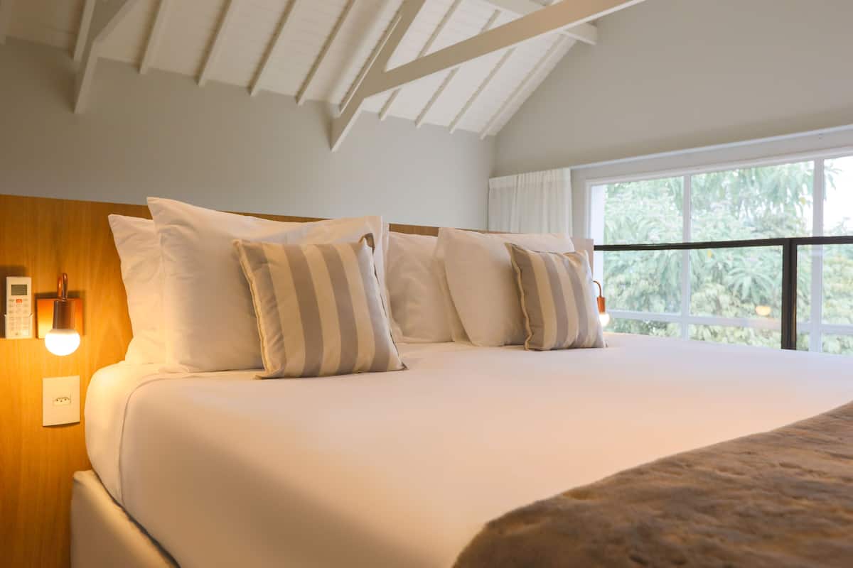 standard townhome, 1 king bed, non smoking, balcony | minibar, in-room safe, soundproofing, free wifi