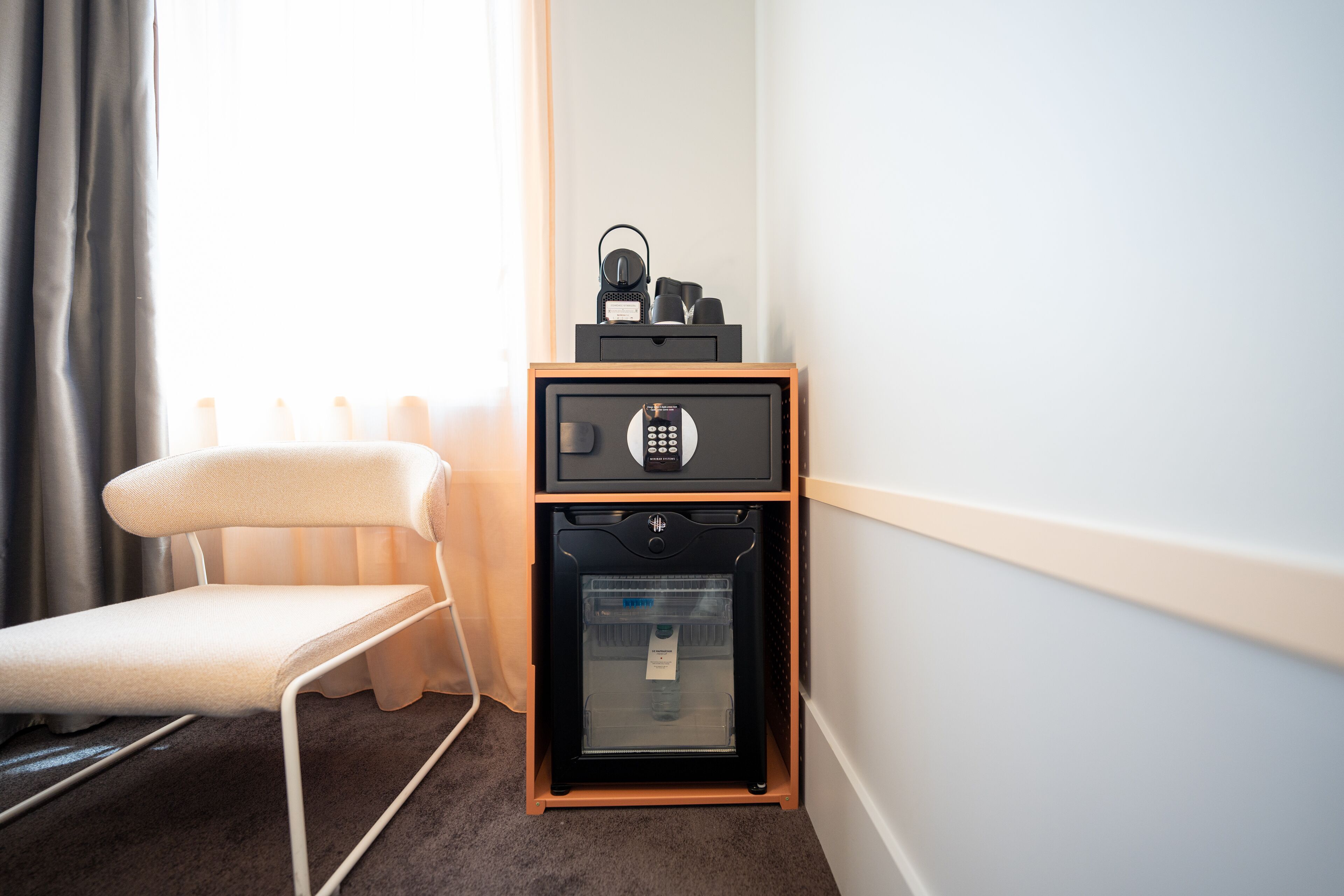 premium bedding, pillow-top beds, free minibar, in-room safe